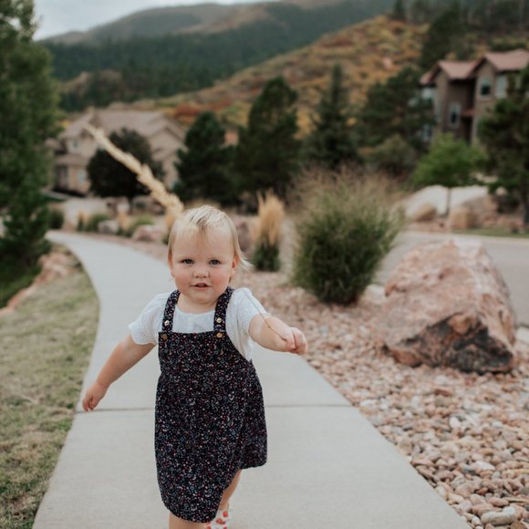 Hello! I'm Elizabeth - Picture 4 of 6